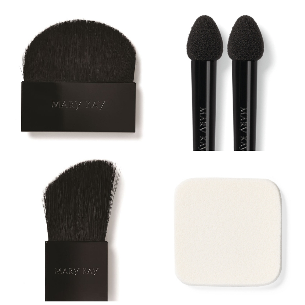 18-PC Mary Kay Brushes and Sponges New!